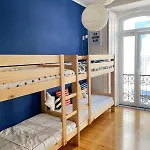 Διαμέρισμα For Families, Center