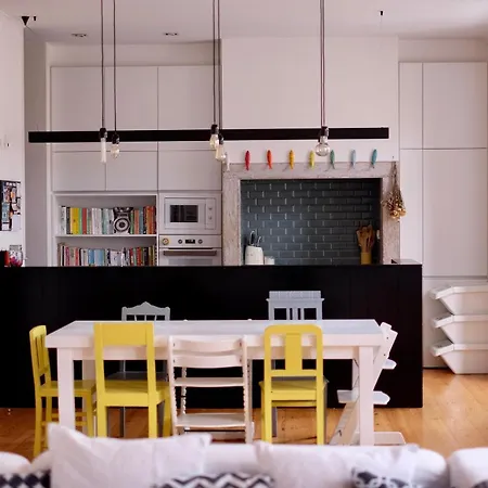 For Families, Center Daire *